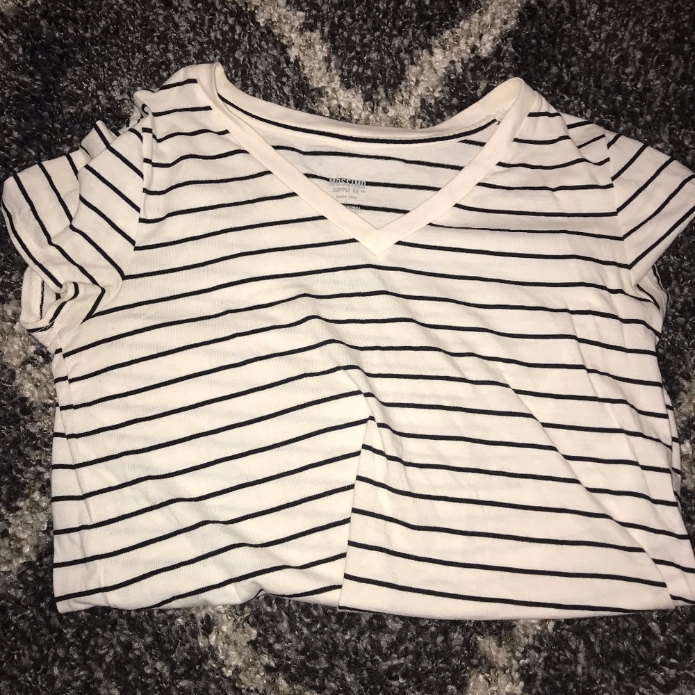 Mossimo Black and white striped tee